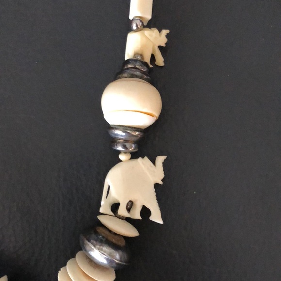 Elephants hand carved beaded with large carved Elephant Cabochon necklace EUC - Picture 4 of 8